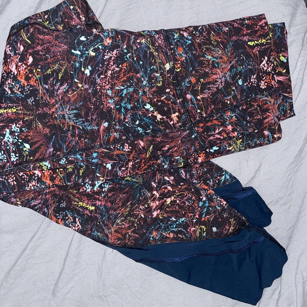 NWOT scalloped wunder under size 6